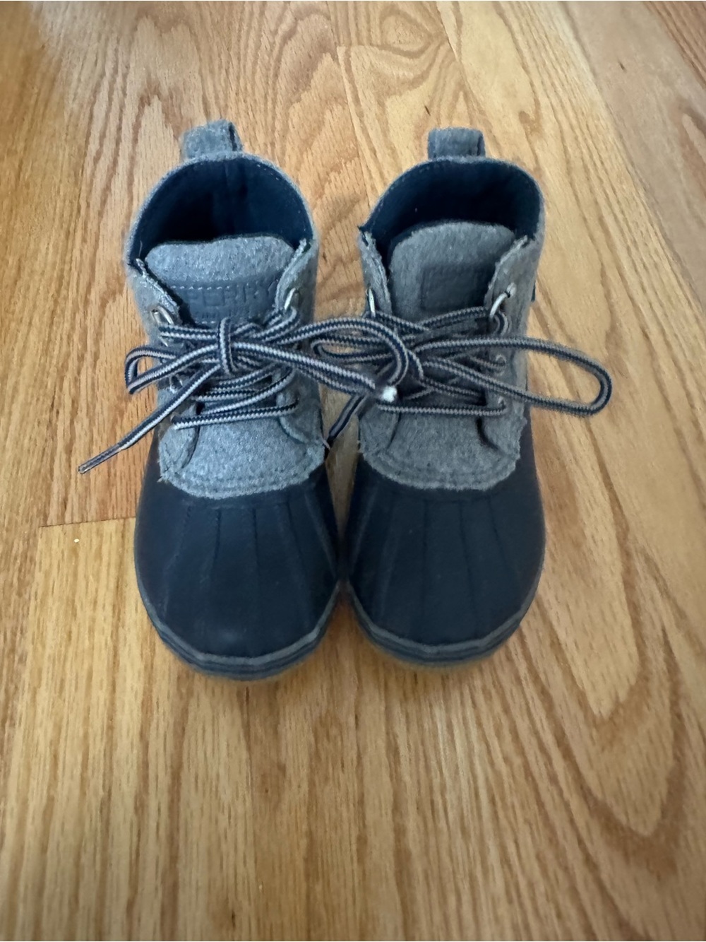 Sperry - GUC - size 8T duck boot!